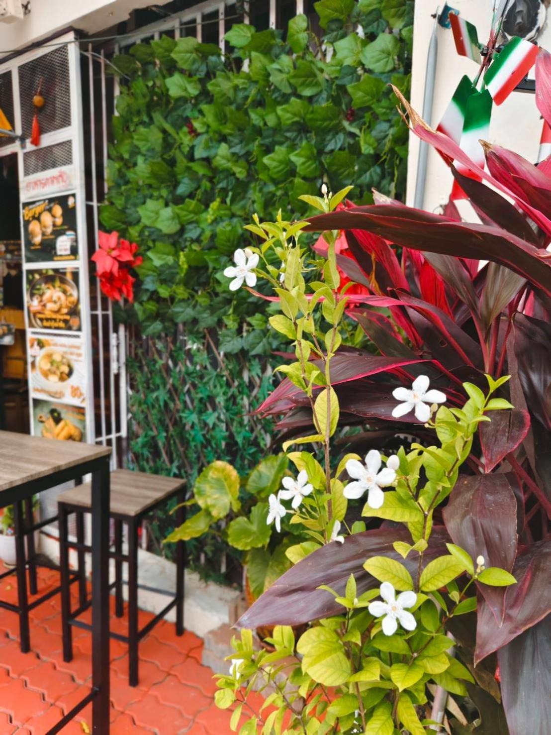 Rhythm Of Life Guesthouse 56 Бангкок Экстерьер фото